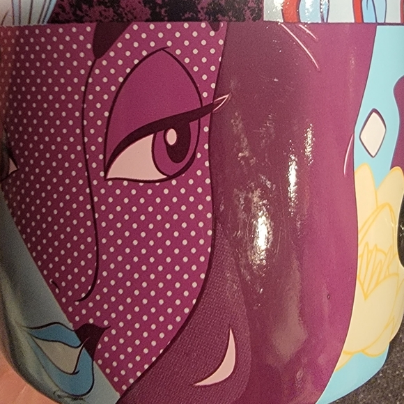 Disney Aladdin Color-Changing Mug with Aladdin/Jasmin 14oz & Pin! - Picture 4 of 12